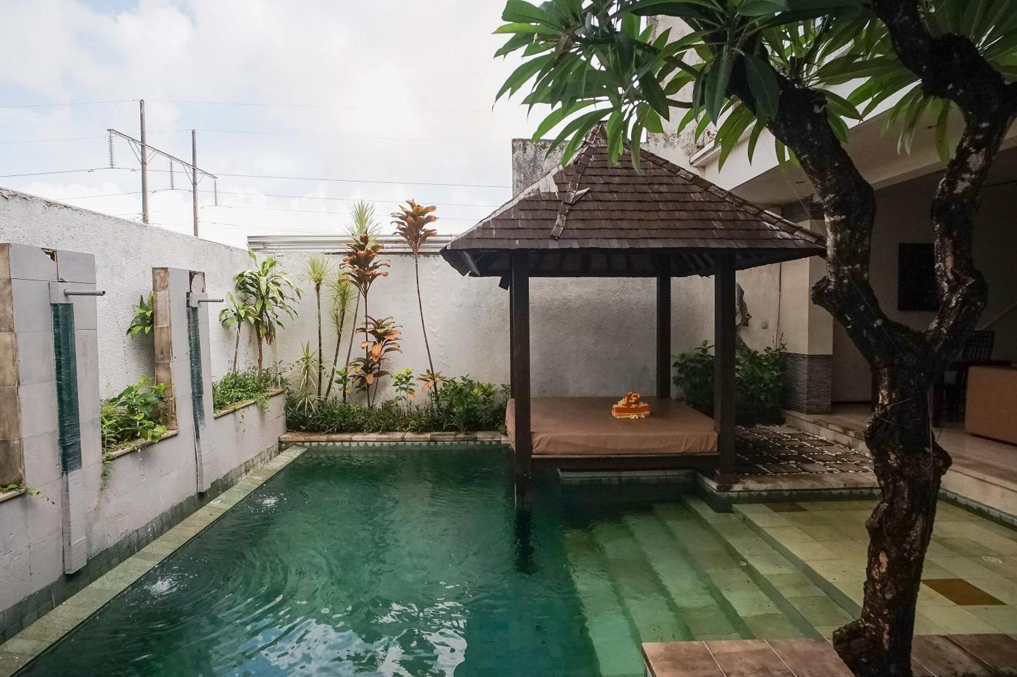 Queen Rose Villa & Spa Jimbaran  Bagian luar foto