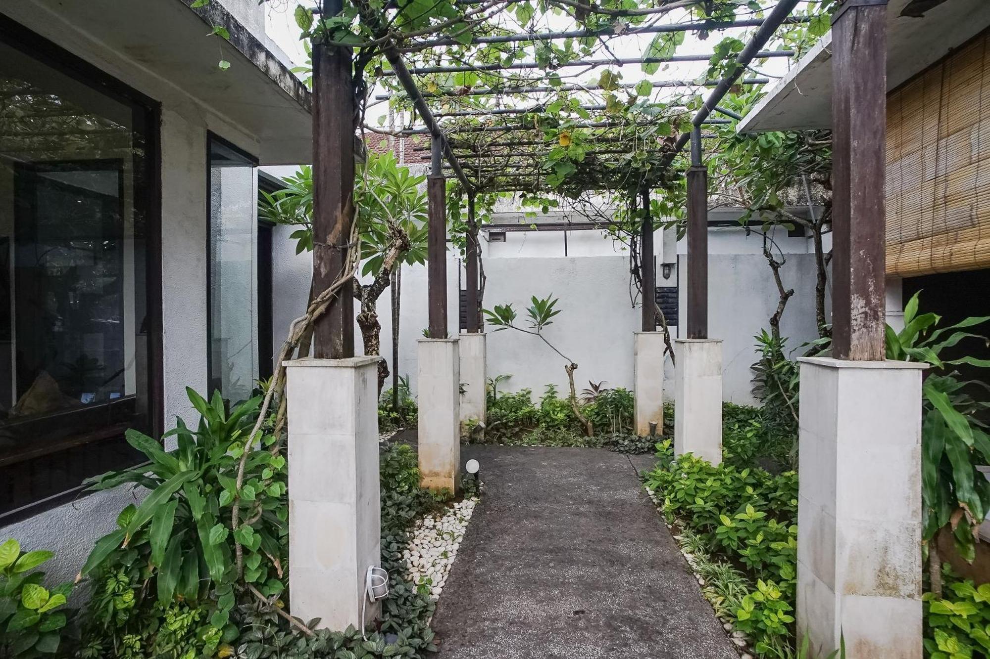 Queen Rose Villa & Spa Jimbaran  Bagian luar foto